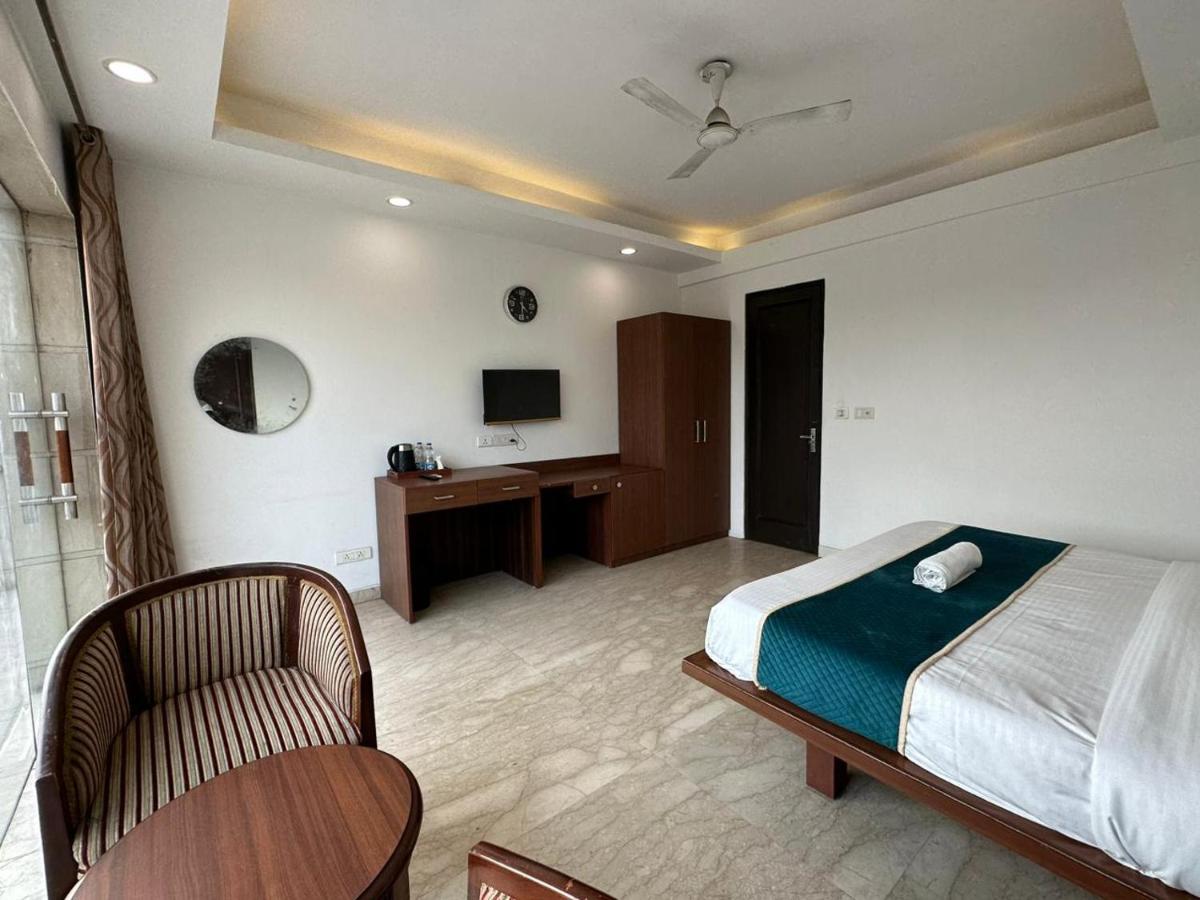 Hotel The Imperio New Delhi Eksteriør bilde