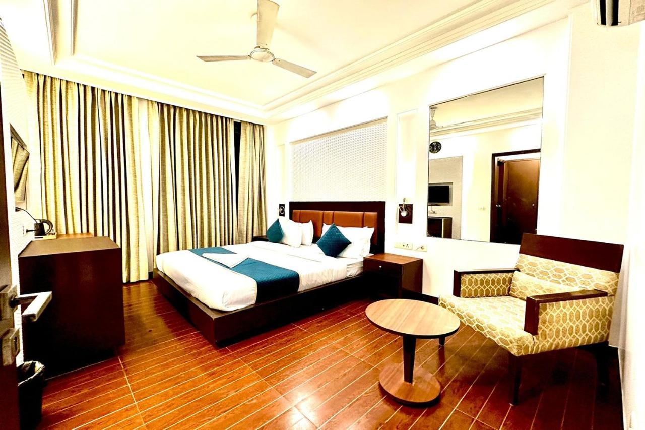Hotel The Imperio New Delhi Eksteriør bilde